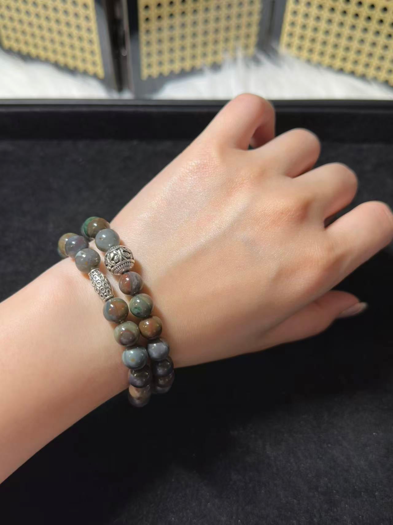 8mm Double Row Old Style Alashan Agate Women Bracelet with Charm