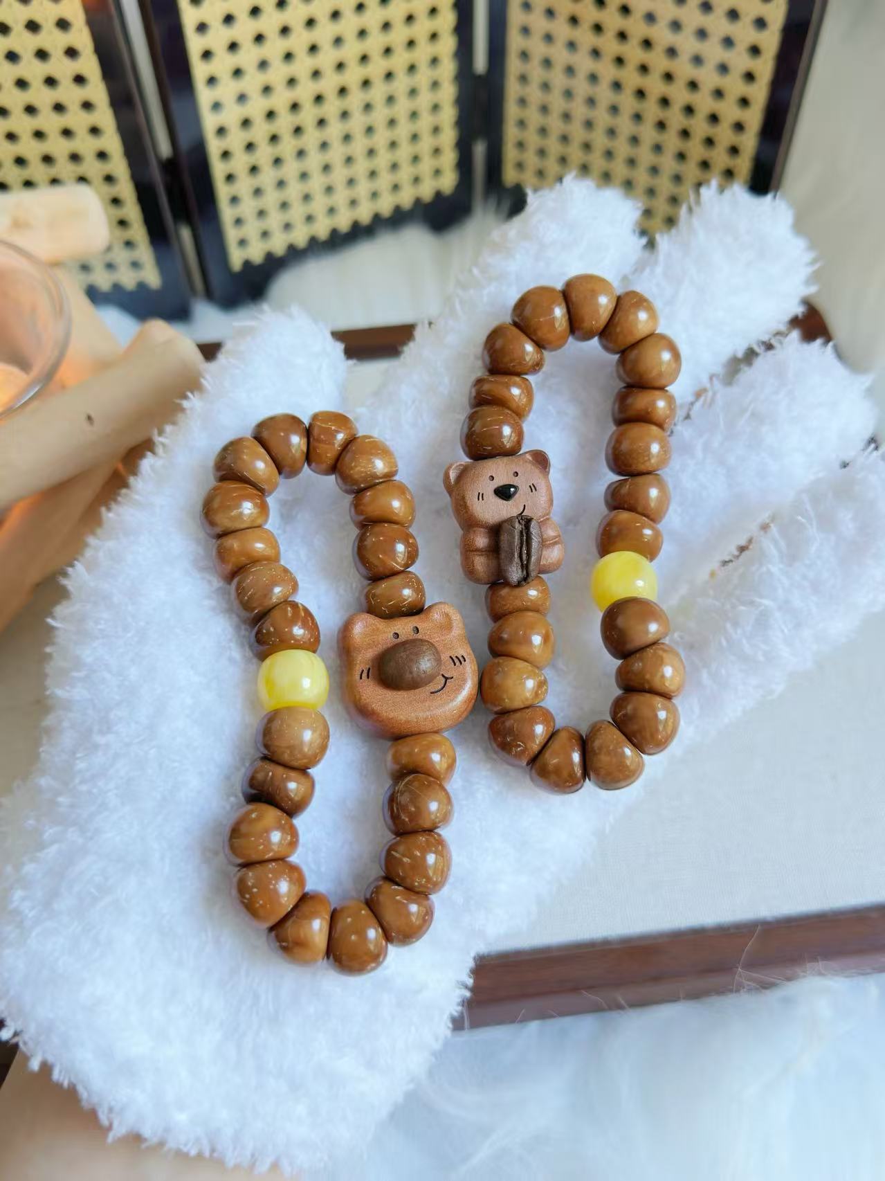 12mm库克大肠 Natural Kuka Bracelet with Amber Bowknot Charm | Prayer Beads | Handmade Bracelet