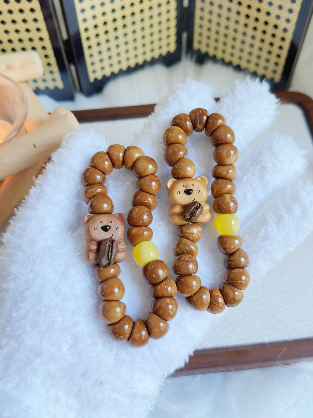 12mm库克大肠 Natural Kuka Bracelet with Amber Bowknot Charm | Prayer Beads | Handmade Bracelet