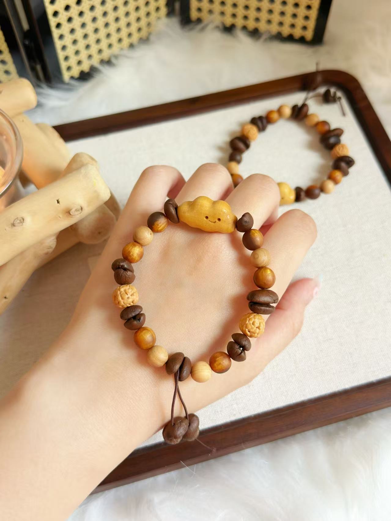 Coffee Bean Design Bracelet with Sandalwood Cloudy Charm「咖啡豆手串」 | Coffee Flavour Beads | Handmade Bracelet
