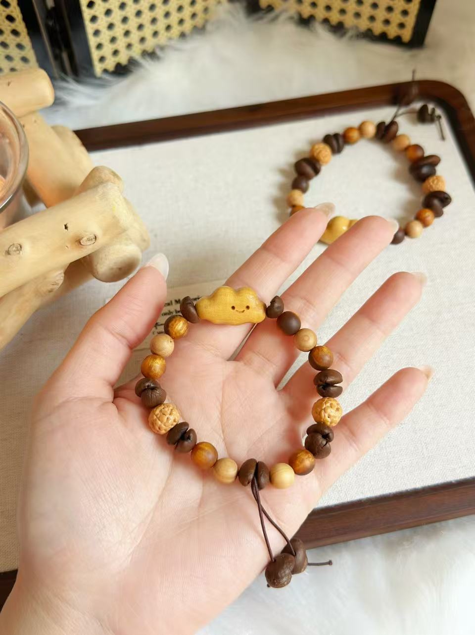 Coffee Bean Design Bracelet with Sandalwood Cloudy Charm「咖啡豆手串」 | Coffee Flavour Beads | Handmade Bracelet